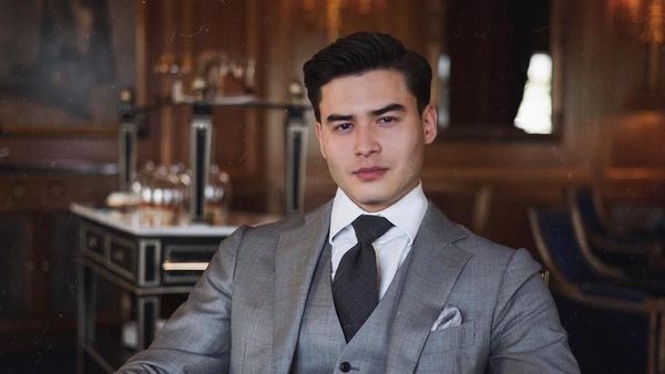 Tajir Dari Lahir! Inilah Sosok Si Ganteng Dimash, Putra Konglomerat
