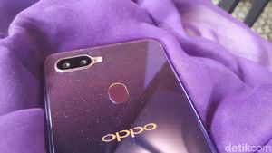 Melihat dari Dekat OPPO F9 Starry Purple, Si Ungu yang Cantik
