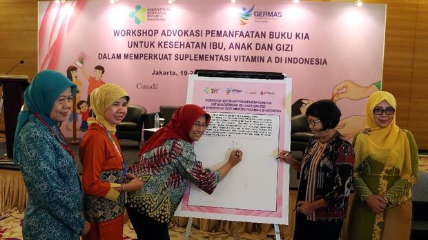 3 Alasan Pentingnya Bunda Punya Buku KIA