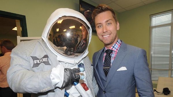 Mau ke Luar Angkasa, Personel NSYNC Ini Masih Kena PHP