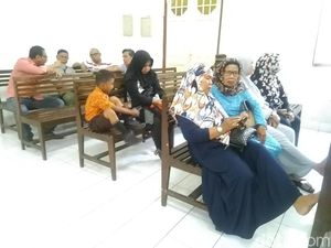 Luapan Emosi Jemaah Abu Tours di Persidangan Luapan Emosi Jemaah Abu Tours di Persidangan