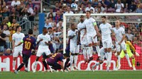 Lionel Messi bikin hat-trick saat Barcelona melibas PSV Eindhoven di Camp Nou, Rabu (19/9/2018) dinihari WIB. Messi sudah bikin 8 hat-trick dan paling banyak dalam sejarah Liga Champions/Piala Champions. (Foto: Sergio Perez/Reuters)