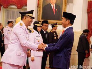 Kepala Daerah Beramai-ramai Dukung Jokowi, Gerindra Tetap Optimis Kepala Daerah Beramai-ramai Dukung Jokowi, Gerindra Tetap Optimis