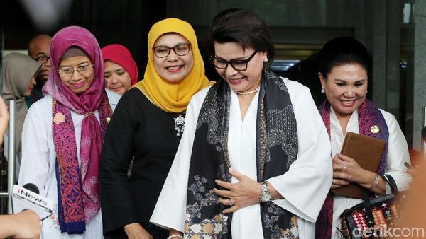 Momen Istri Menteri-menteri Jokowi Bertemu Pimpinan KPK