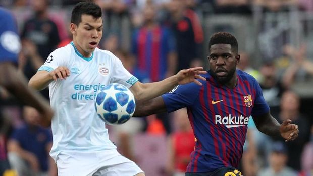 Samuel Umtiti mendapat kartu merah di pengujung laga Barcelona vs PSV.