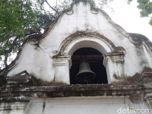 Foto: Lonceng Hadiah Raffles Jadi Penanda Salat di Cirebon