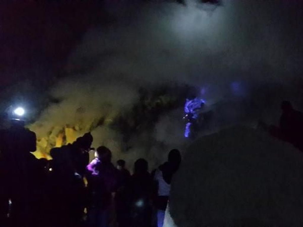 Kawah Ijen, Si Api Biru yang Jadi Bucket List Kawah Ijen, Si Api Biru yang Jadi Bucket List
