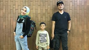 8 Potret Keseruan Keluarga Kakak Zaskia Mecca, Tasya Nur Medina