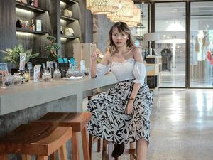 Dibilang Mirip Lisa BlackPink Begini Pose Mega Gumelar Saat Makan