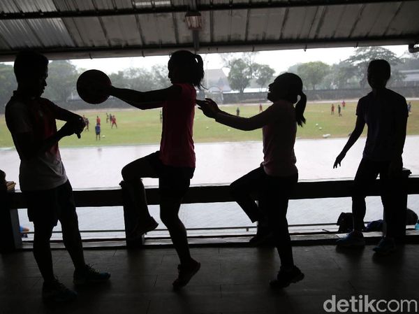 Meski Hujan, Atlet Atletik Asian Para Games Tetap Semangat Berlatih