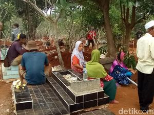 Kena Proyek Tol Desari, 525 Makam di Limo Depok Dibongkar
