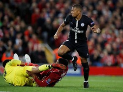 Kylian Mbappe membuat kocar-kacir lini belakang Liverpool dan menyamakan skor pada menit ke-83.(Phil Noble/Reuters)