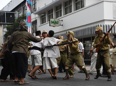 Aksi Teatrikal Warga Surabaya Mengenang Peristiwa 19 September