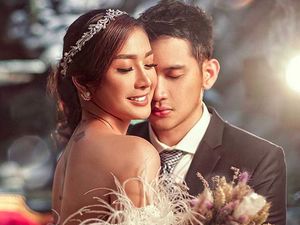Intip Foto Prewedding Romatis Rezky Aditya dan Patricia Razer