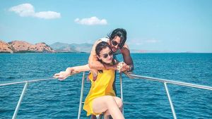 Potret Bulan Madu Kimberly Rider & Suami di Labuan Bajo