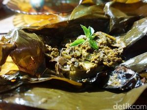 Ayam Goreng Kabayan : Gurih Ayam Goreng dan Sayur Asem Gaya Sunda Ayam Goreng Kabayan : Gurih Ayam Goreng dan Sayur Asem Gaya Sunda
