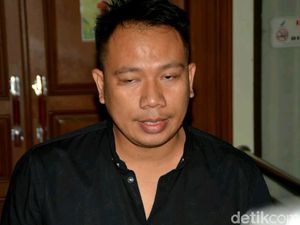 Mantan Mertua Vicky Prasetyo Meninggal Dunia