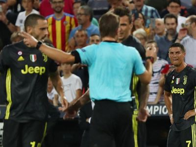 Tangis dan Kartu Merah Ronaldo di Markas Valencia