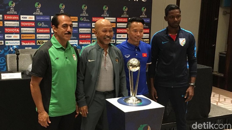 Saling Respek Fakhri Husaini dan Para Pelatih Grup C Piala Asia U-16 Saling Respek Fakhri Husaini dan Para Pelatih Grup C Piala Asia U-16