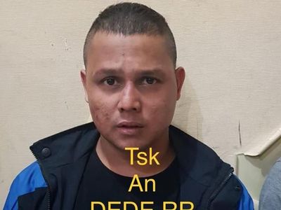 Dede Idol Bersama Barang Bukti Pencurian