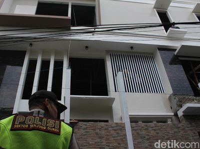 Tak Sesuai IMB, Rumah di Jakbar Ditertibkan
