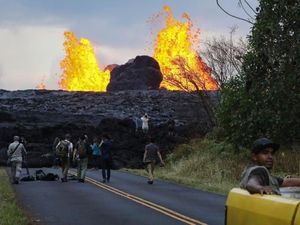 Gunung Berapi Paling Aktif Sedunia Dibuka Lagi Untuk Wisatawan, Berani? Gunung Berapi Paling Aktif Sedunia Dibuka Lagi Untuk Wisatawan, Berani?