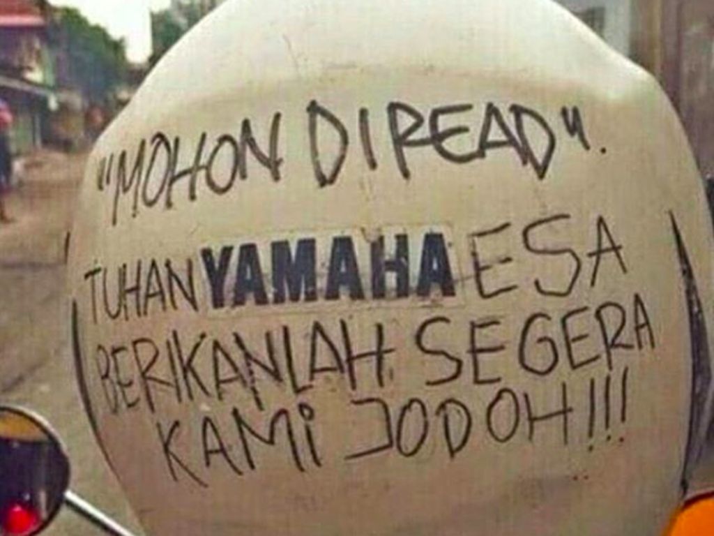 Kocak, Helm Ini Punya Doa untuk Kamu yang Jomblo Kocak, Helm Ini Punya Doa untuk Kamu yang Jomblo
