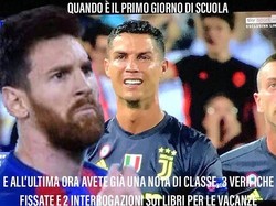 Ronaldo sedih, Lionel Messi pun ikut sedih. (Foto: Twitter)