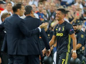 Valencia vs Juventus: Cristiano Ronaldo Dikartu Merah!