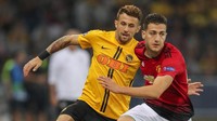 Diogo Dalot, bek kanan Manchester United ini memang jadi salah satu pemain muda yang tengah mencuat. Pemain asal 19 tahun itu berasal dari Portugal. (Christian Kaspar-Bartke/Getty Images)