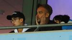 Dari Tribun Penonton, Guardiola Tertunduk Lesu