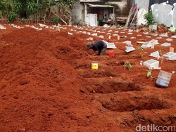 Misteri Pengiring Pemindahan Ratusan Makam di Depok