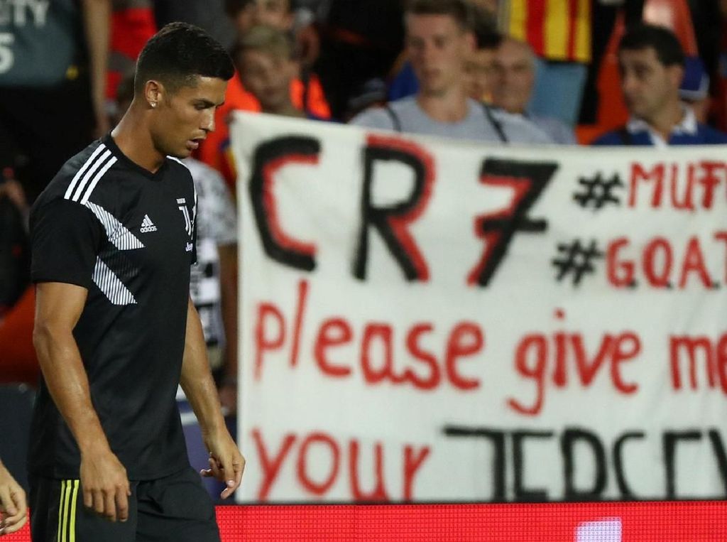 Dapat Kartu Merah Langsung, Berapa Lama Ronaldo Dihukum?