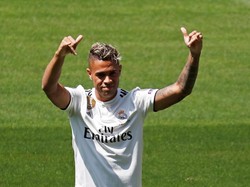 Striker Real Madrid Mariano Diaz Positif Covid-19
