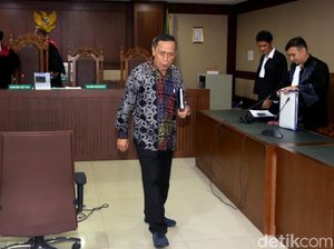 Eks Anggota DPR Amin Santono Didakwa Terima Suap Rp 3,3 M Eks Anggota DPR Amin Santono Didakwa Terima Suap Rp 3,3 M