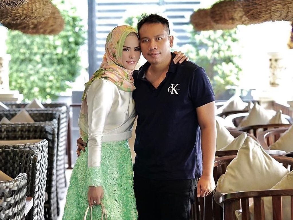 Isu Cerai Vicky-Angel Lelga, Sule Buka Suara Setelah Cerai Isu Cerai Vicky-Angel Lelga, Sule Buka Suara Setelah Cerai