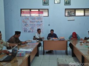 KPU Rembang Coret 8 Nama Bacaleg KPU Rembang Coret 8 Nama Bacaleg