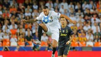 Ronaldo punya rekor bagus menghadapi Valencia, mencetak 15 gol dari 18 pertemuan selama memperkuat Real Madrid. (Heino Kalis/REUTERS)