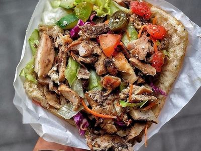 Gurih Menggoda! 10 Doner Kebab Turki Dalam Gulungan