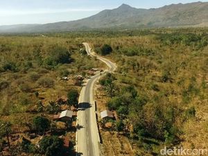 Seluruh Jalan Perbatasan di NTT 179 Km Sudah Beraspal Seluruh Jalan Perbatasan di NTT 179 Km Sudah Beraspal