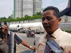Kekurangan Air Bersih, Warga Sukabumi Datangi Pabrik Semen Jawa
