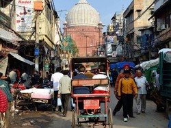 Udara Beracun Mengintai India, Truk Dilarang Masuk New Delhi