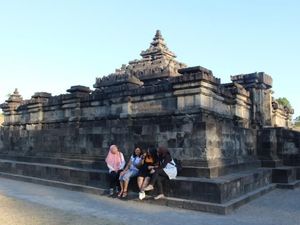 Mengenal Candi Sambisari di Sleman