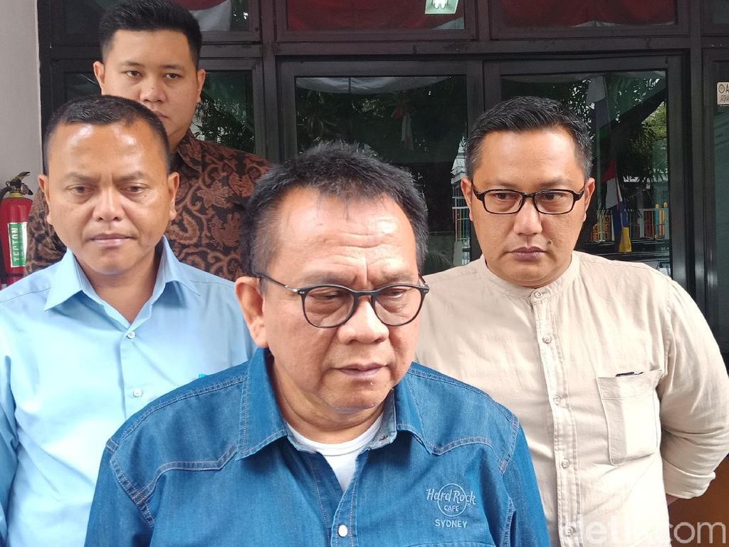 M Taufik Klaim Separuh Fraksi DPRD DKI Setuju Bahas Jual Saham Bir M Taufik Klaim Separuh Fraksi DPRD DKI Setuju Bahas Jual Saham Bir