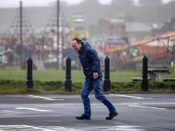 Badai Arwen Terjang Inggris, 2 Orang Tewas-Listrik Mati