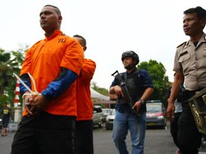 Dede Idol Ditangkap Polisi, Gaya Cetar Syahrini di Konser Tunggal Dede Idol Ditangkap Polisi, Gaya Cetar Syahrini di Konser Tunggal