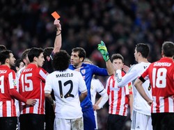 Ronaldo dapat kartu merah langsung di menit ke-75 dalam pertandingan melawan Athletic Bilbao di San Mames. Dia kedapatan memukul Carlos Gurpegi. (Foto: David Ramos/Getty Images)
