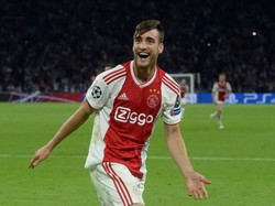 Barcelona Incar Nicolas Tagliafico untuk Ganti Jordi Alba?