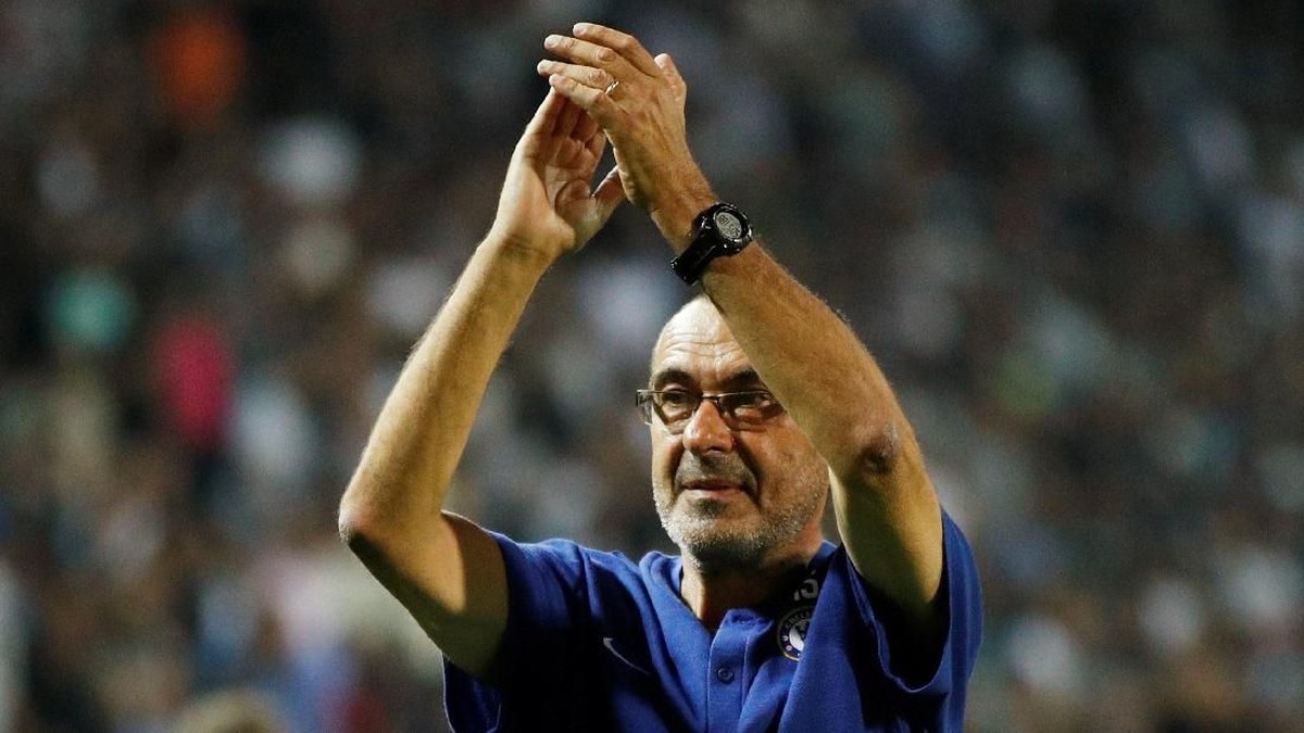 Maurizio Sarri dipuji Eden Hazard usai membawa Chelsea tampil impresif musim ini. (Foto: John Sibley/Action Images via Reuters)
