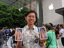 Antre Belasan Jam dan Hujan-hujanan Terbayar iPhone XS Max